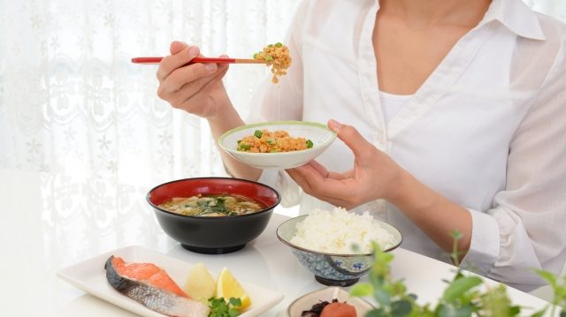 夜勤での便秘を防ぐ「食事のタイミング」