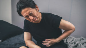 夜勤と便秘の関係、食事で改善できる?