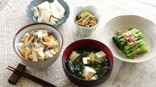 夜勤前・中・明けの「内臓負担を減らす食事スケジュール」