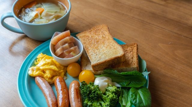 夜勤中の血糖値管理の基本―3つの重要ポイントと糖質コントロール