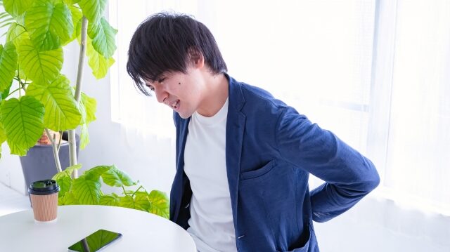 【夜勤腰痛】はなぜ起こる？知っておくべき3つの主要原因