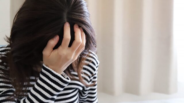 夜勤勤務者が感じやすい強迫性障害の典型的症状（夜勤 × 強迫性障害）