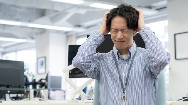 夜勤で頭痛が起きる原因を知ろう