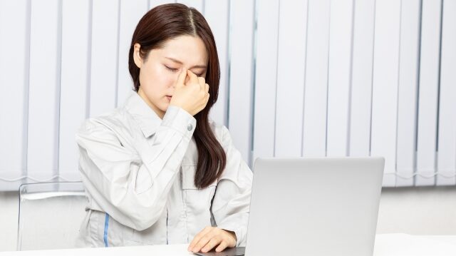 「夜勤 ドライアイ」のメカニズム：なぜ夜勤で目が乾きやすいのか？