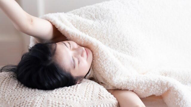 夜勤前に昼間眠れるようになるための準備と工夫