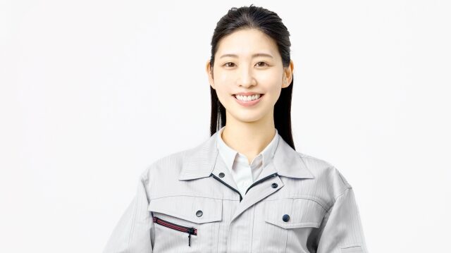 【タイプ別】夜勤バイトおすすめ職種厳選10選！接客少なめで黙々と働きたい人におすすめ（軽作業・清掃・データ入力）