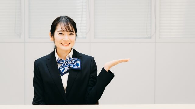 【接客・サービス業】ホテルやコンビニなど！サービス職の夜勤スケジュール