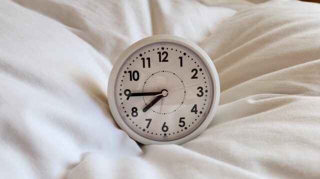 自分に合った睡眠の適正時間を見つける方法