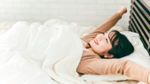 夜勤で眠れない人のための「睡眠導入法」完全ガイド｜今日からできる入眠テクニックと不眠改善の科学