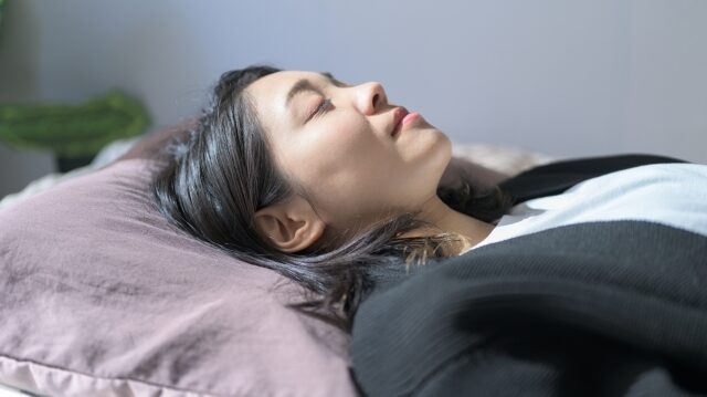 専門家が教える「睡眠導入音」の正しい聴き方：効果を最大化する5つのステップ